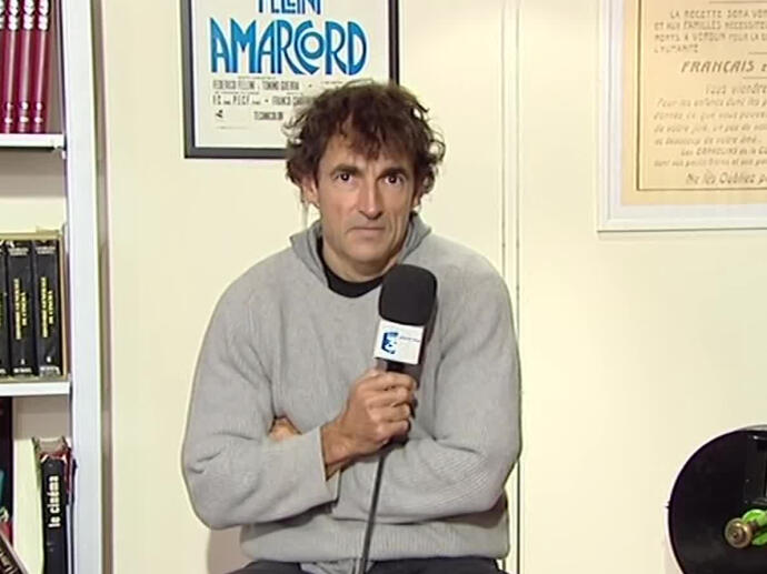 Albert Dupontel, en colère contre un journaliste en direct en 2009, intrigue les lecteurs