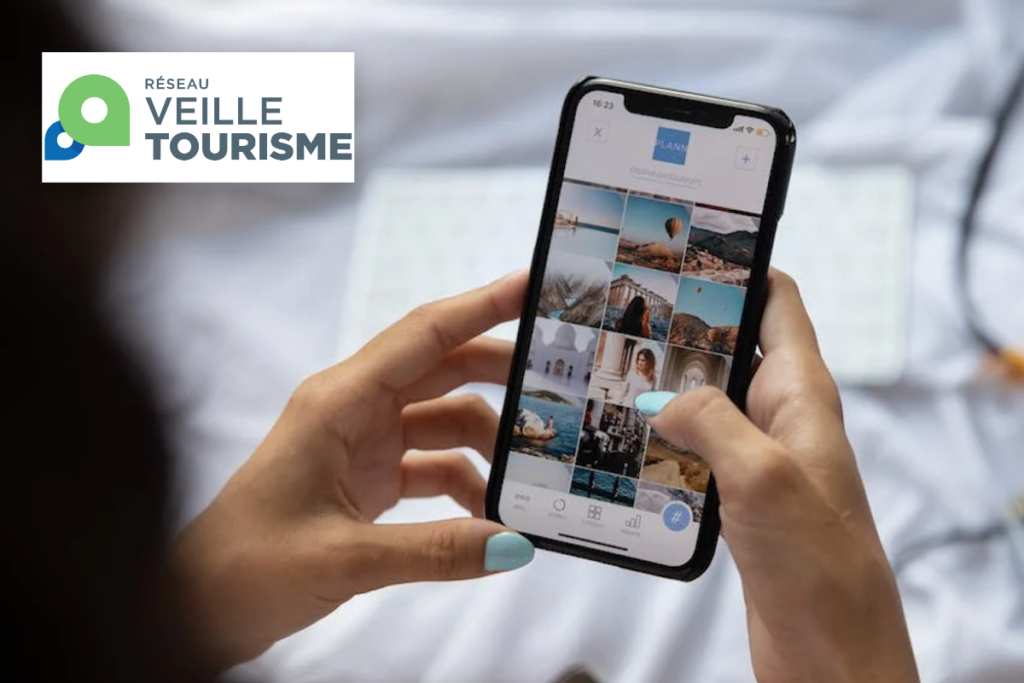 Comment les médias sociaux révolutionnent la façon dont les Québécois planifient leurs voyages