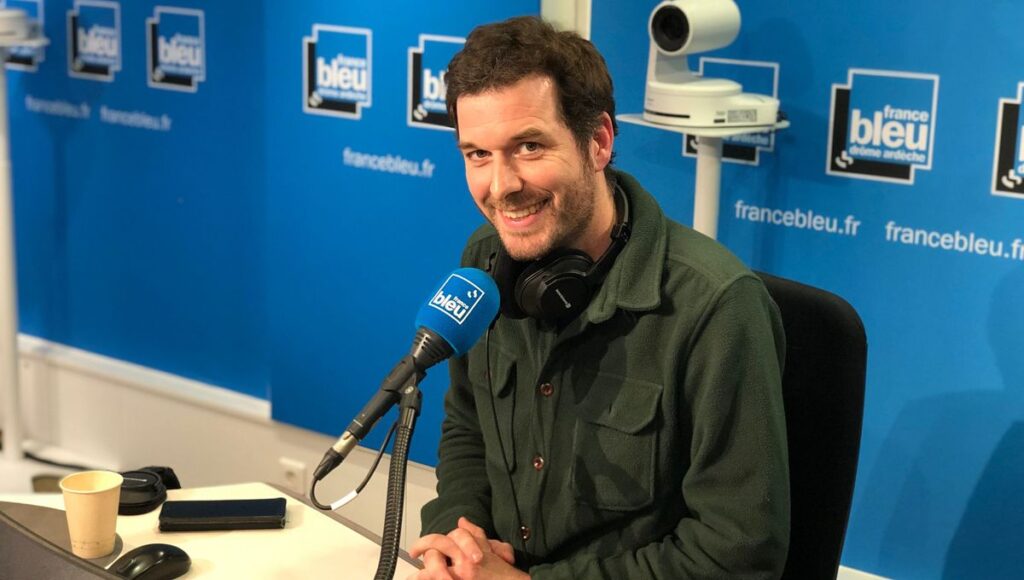 Découvrez comment Emmanuel Minelle, fondateur de Radio K7 créative, révolutionne les stratégies publicitaires des marques grâce à la création de podcasts !
