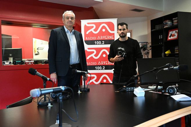Découvrez comment Radio Arverne a réussi à grandir et à évoluer tout en célébrant ses 35 ans de succès!