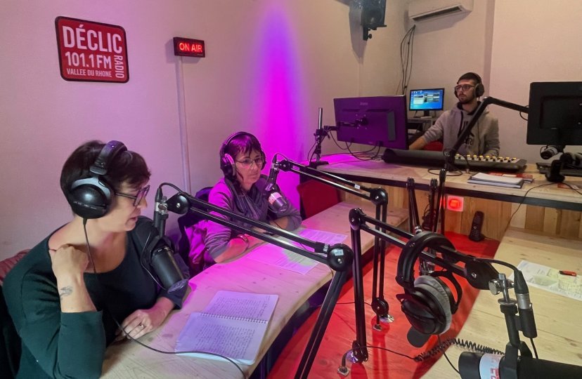 Découvrez la nouvelle grille audacieuse de Déclic radio, une explosion de nouveautés sur-Rhône !