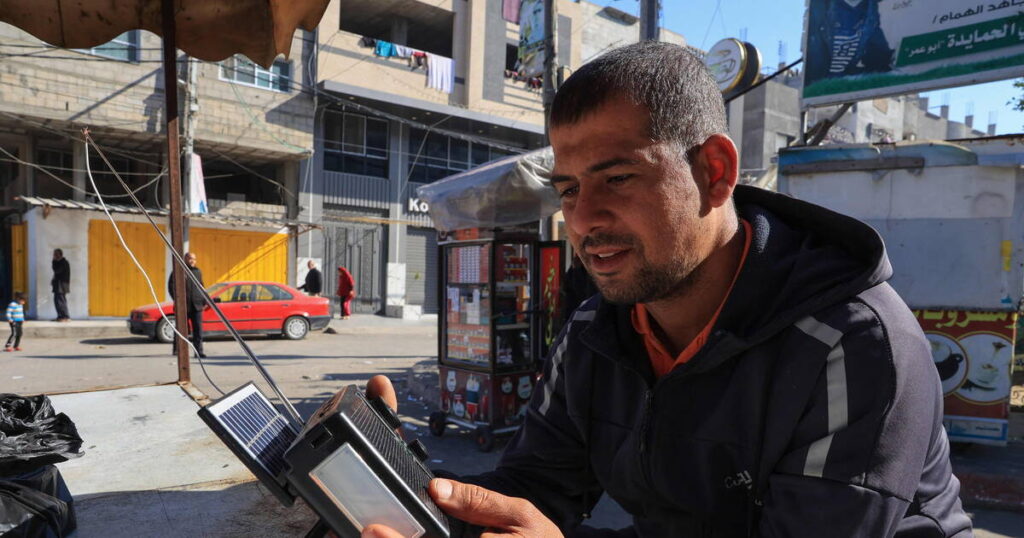 Comment les postes de radio sont devenus vitaux à Gaza, en temps de guerre ? – Libération