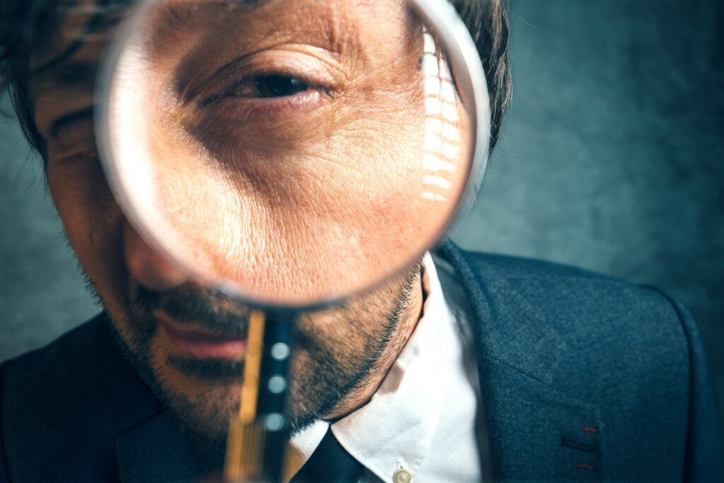 Craignez-vous d’être épié ? Découvrez comment le fisc intensifiera sa surveillance en 2024 !
