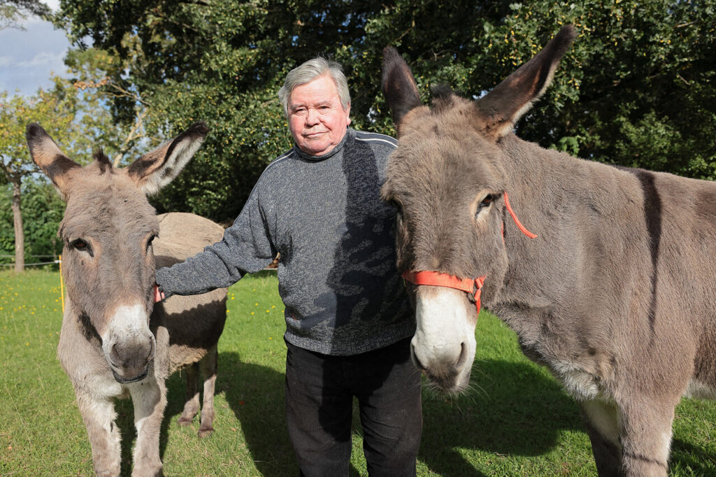 Décès d’Alain Morin, le journaliste passionné et infatigable ambassadeur du Perche, laisse un grand vide à l’âge de 73 ans.