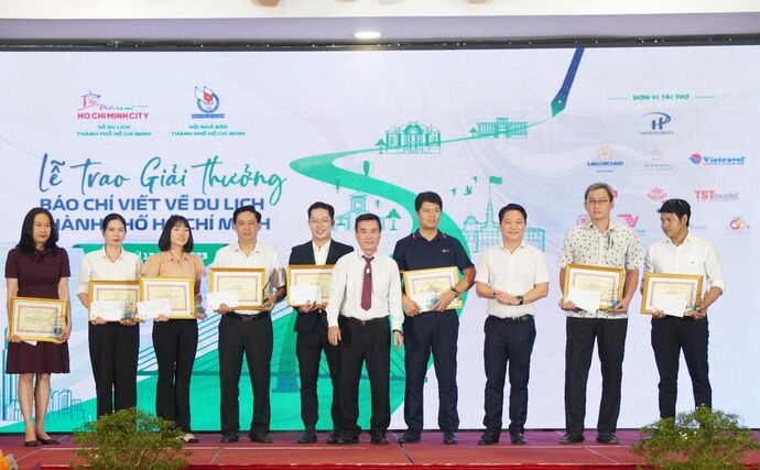 Découvrez les lauréats de la prestigieuse cérémonie de remise du Prix « Journalisme sur le tourisme de Hô Chi Minh-Ville 2023 » : les acteurs-clés de l’industrie touristique enfin révélés !