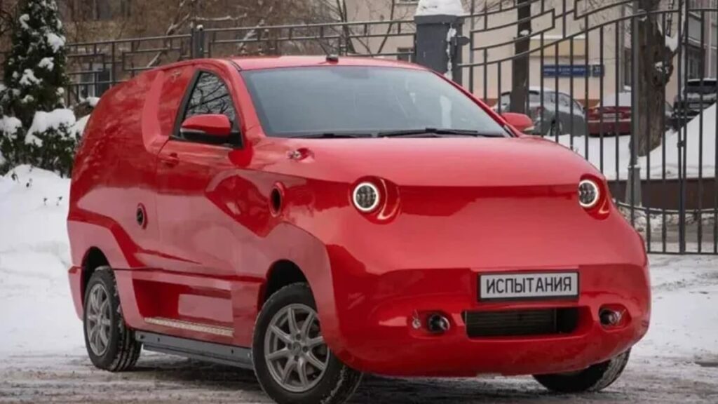 Découvrez pourquoi la future voiture électrique russe ne sera pas celle que vous imaginez, malgré les moqueries des réseaux sociaux