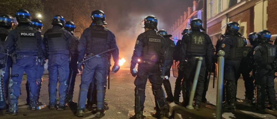 Emmanuel Macron dénonce la dégradation de notre société : Les réseaux sociaux, un catalyseur de violence qui menace notre civilité – Regardez la vidéo