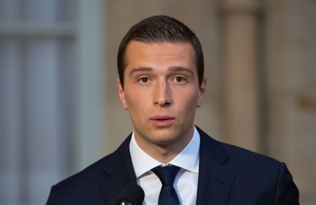 Le Rassemblement National en tête de tous les pronostics : découvrez les résultats d’un sondage qui vont vous surprendre !