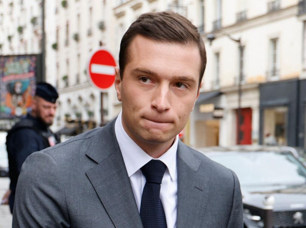 Un échange houleux avec Bardella conduit à l’éviction d’une journaliste de son poste – Découvrez les coulisses de cette confrontation passionnée