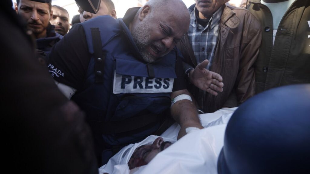 Un journaliste de renom de la chaîne Al Jazeera perd la vie dans une attaque israélienne à Gaza : plongez au cœur d’un drame qui secoue le monde