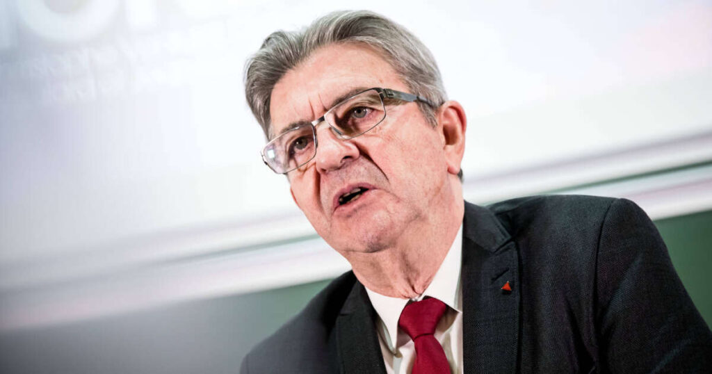 Mélenchon dépose une plainte choc contre Radio J et un journaliste : Découvrez les détails explosifs de cette affaire !