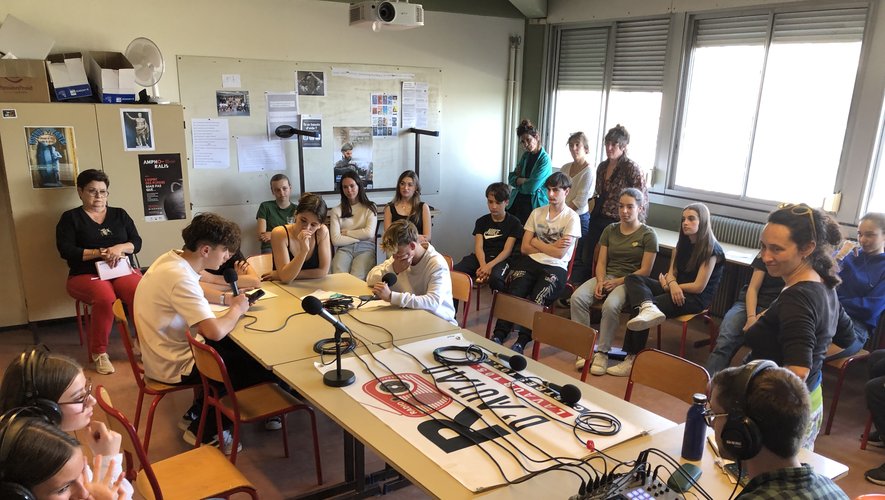 Découvrez comment la radio au Collège de Lavaur offre une éducation riche et stimulante