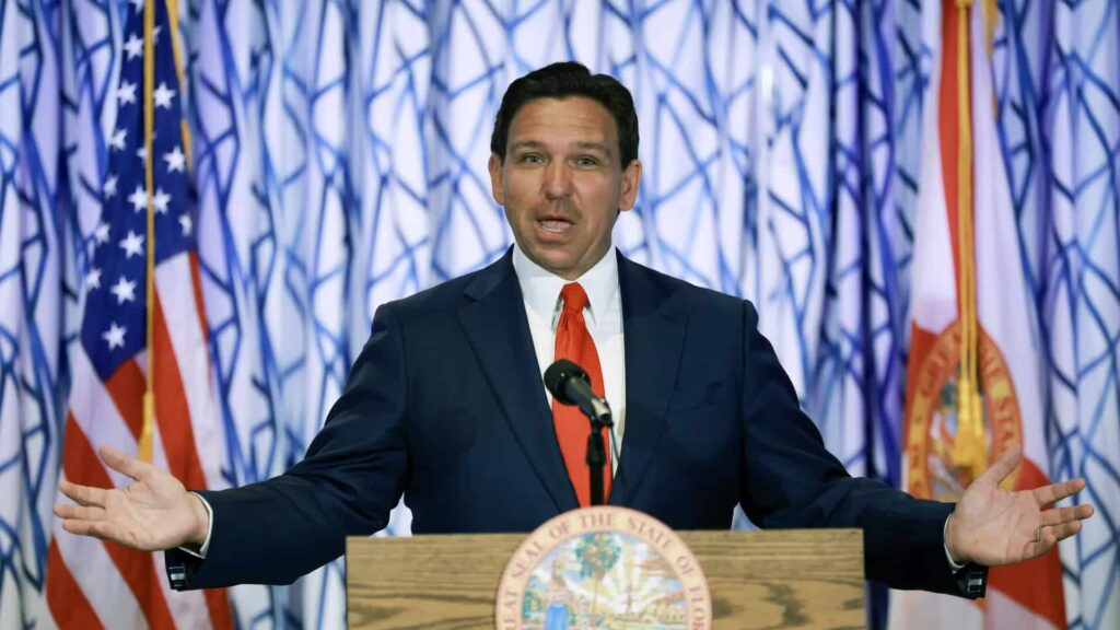 Le gouverneur de Floride prend une mesure audacieuse pour restreindre l’emprise des médias sociaux : Découvrez les détails de cette loi controversée !