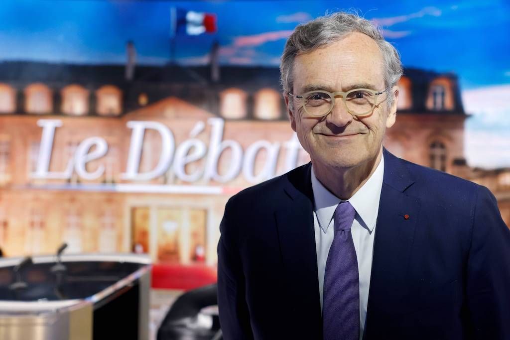 L’histoire politique captivante de la régulation de l’audiovisuel : plongez-vous dans cet article incontournable !