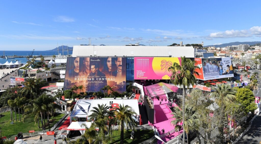 MIPTV, le plus grand marché international de l’audiovisuel, se délocalise de Cannes à Londres – Une nouvelle ère pour l’industrie du divertissement !